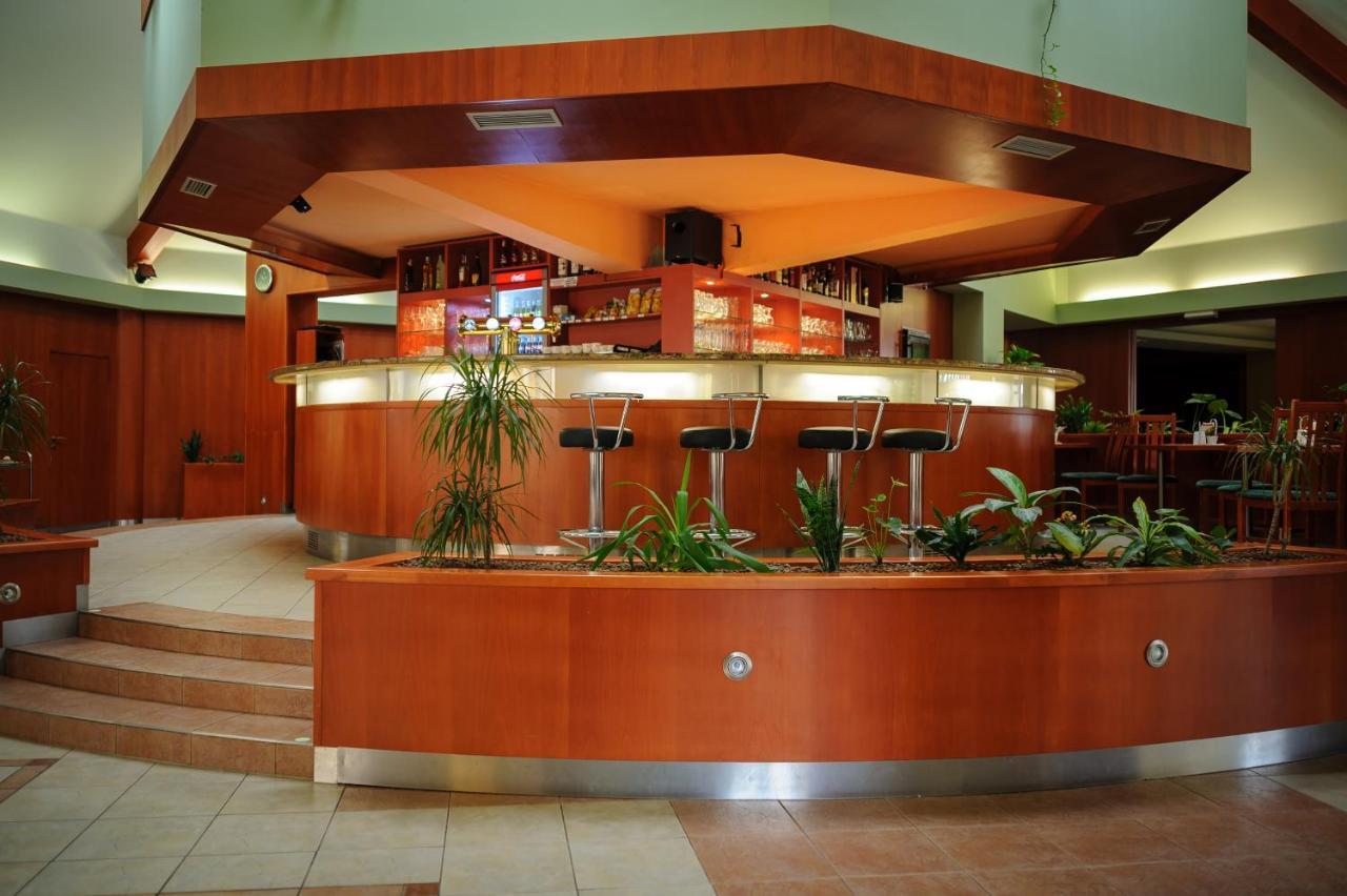 Hotel Harmonie Zastávka エクステリア 写真